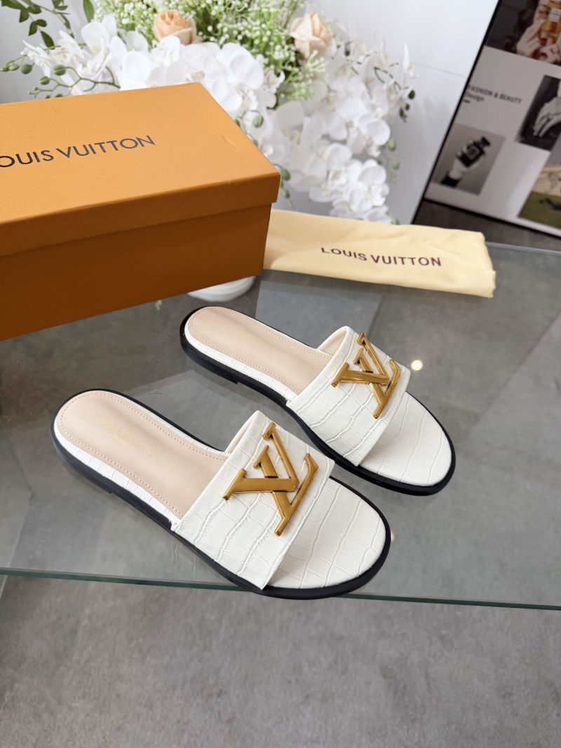 l0vis Vvtt0n slippers